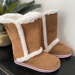 Old Navy faux fur boots! NWOT